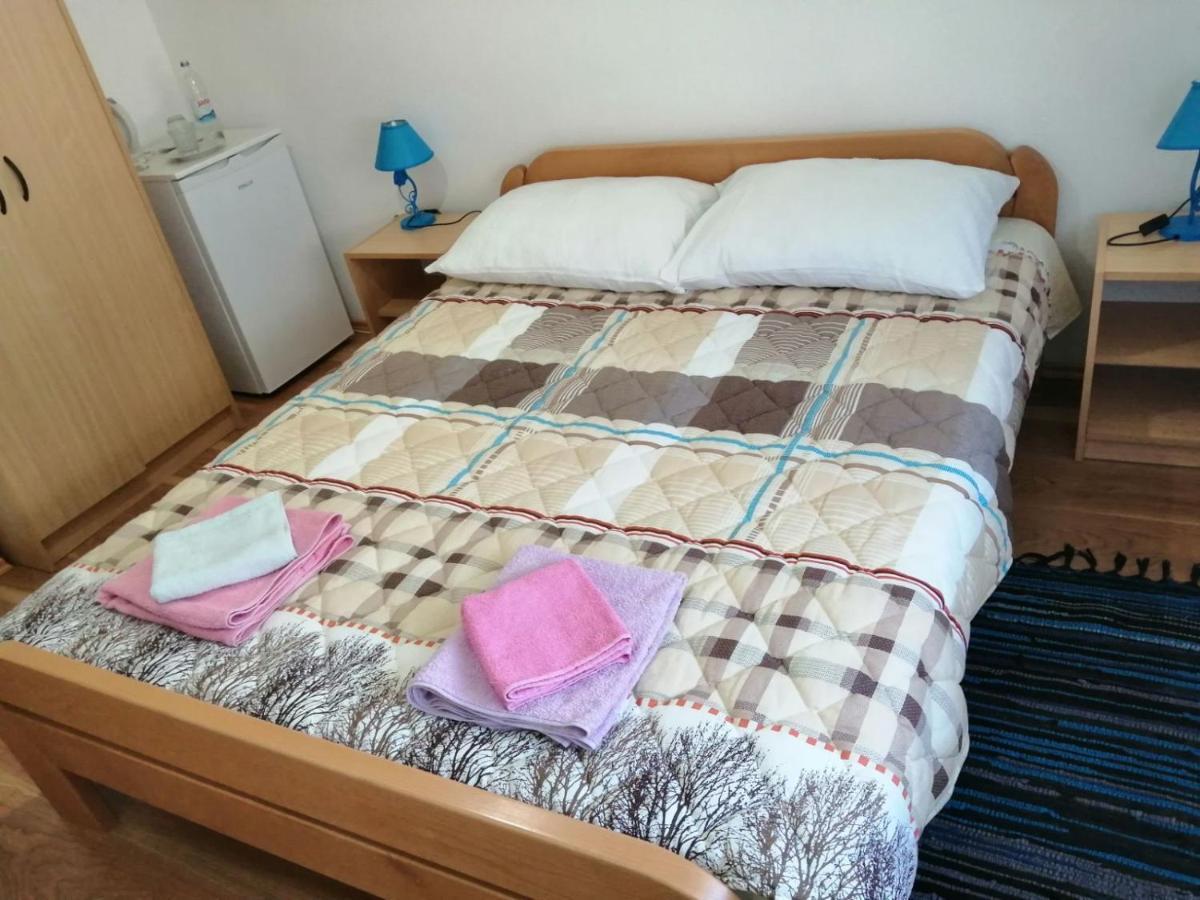 Guesthouse Bubalo Dreznik Grad Exterior photo